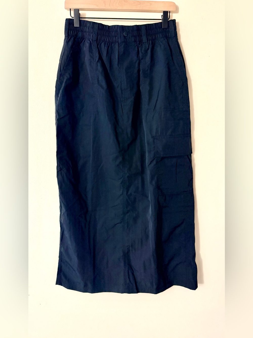 Offline by aerie Black Nylon Parachute Midi Cargo Style Skirt, size M New NWT